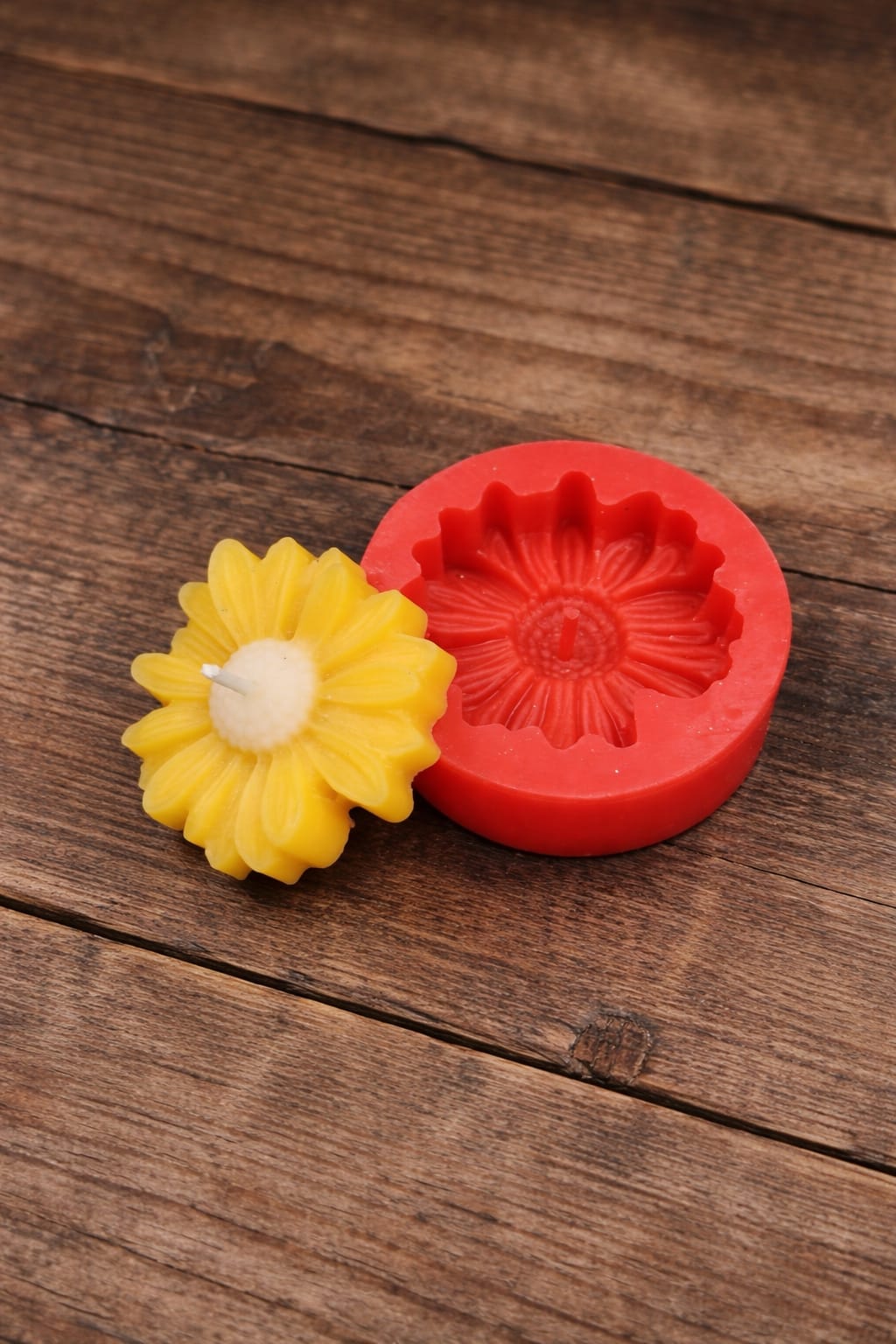 Daisy with Hole